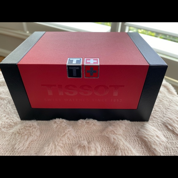 NEW🌟🇨🇭TISSOT Titanium with Sapphire Crystal 32mm, Swiss Made - Picture 11 of 12